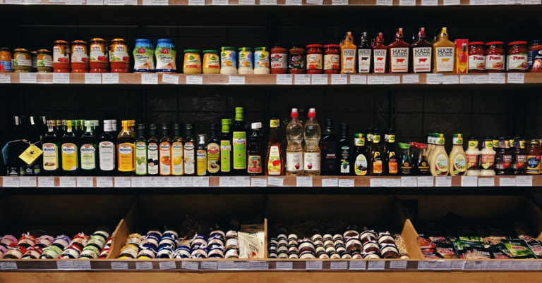 Carrefour și Profi retrag din vânzare produsele din Rusia