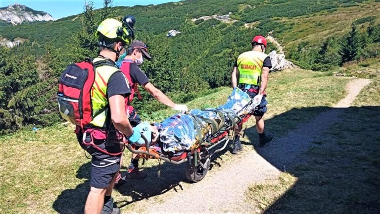 Bărbat aflat în stare gravă pe Ceahlău, dus cu elicopterul SMURD la Iași