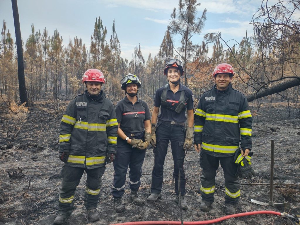 Video! Incendii în Franța! Pompierii militari români ajută la stingerea focului
