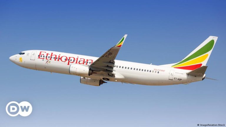 Doi piloţi au adormit la 11.000 de metri altitudine, ratând pista aeroportului