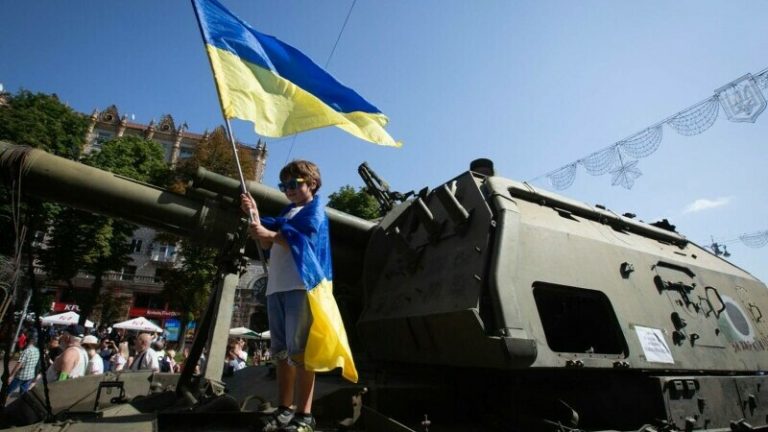 Șase luni de când s-a dezlănțuit iadul în Ucraina. Cum a început și cum se va încheia războiul lui Putin