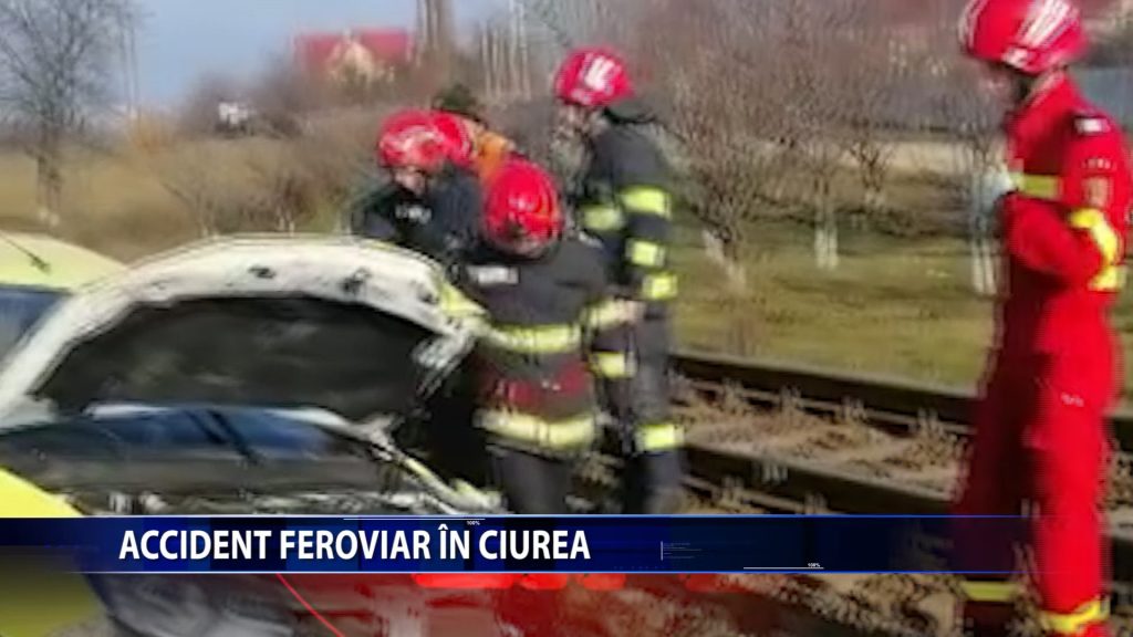 UN TAXI A FOST LOVIT DE TREN