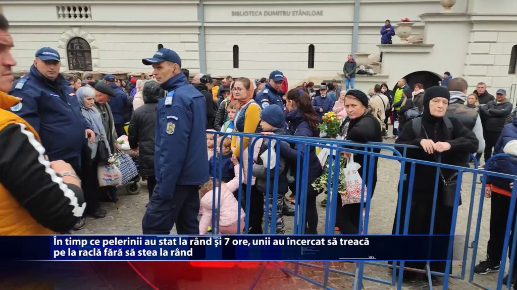 In timp ce pelerini au stat la rand si 7 ore, unii au incercat sa treaca pe la racla fara sa stea la rand