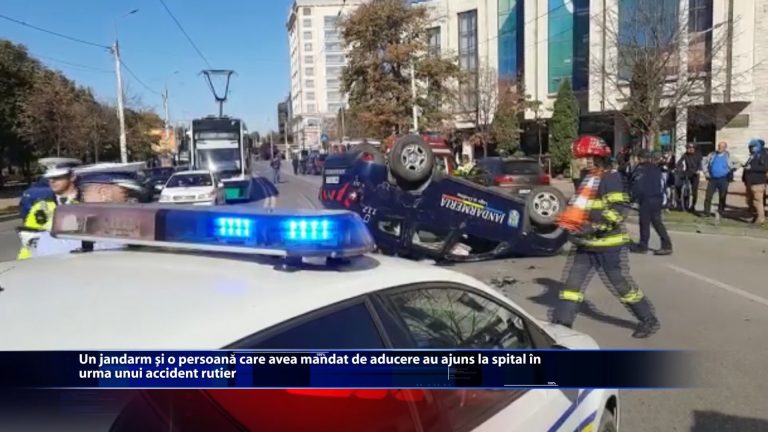 Un jandarm si o persoana care avea mandat de aducere au ajuns la spital in urma unui accident rutier
