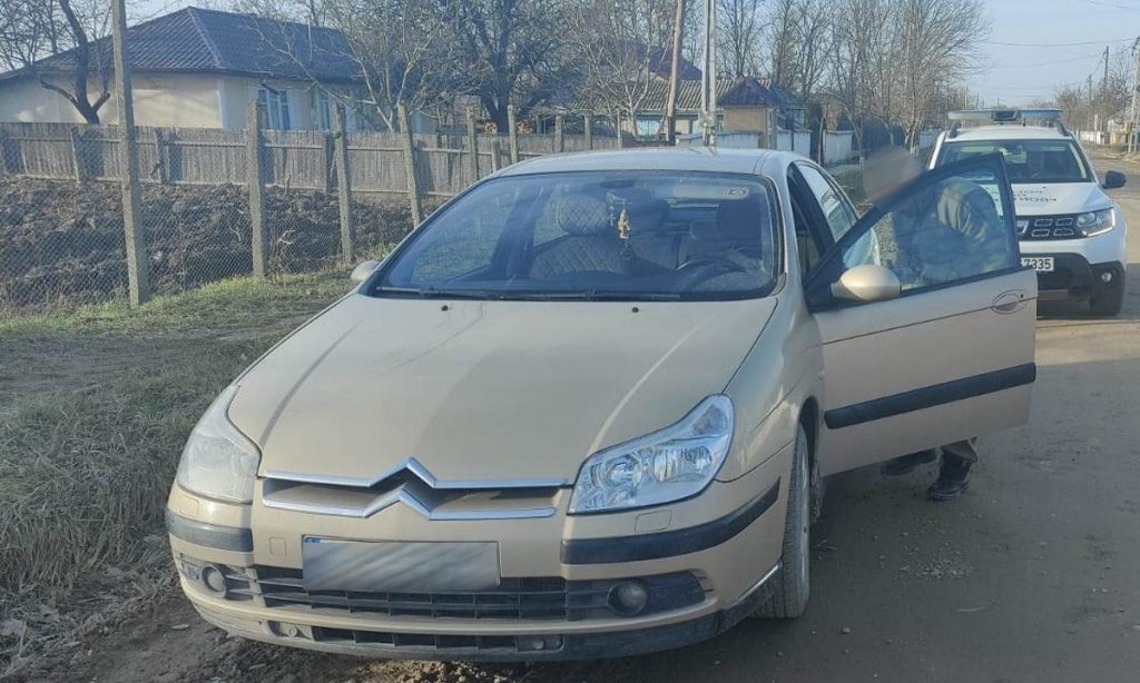 Bărbat în stare de ebrietate, depistat la volan