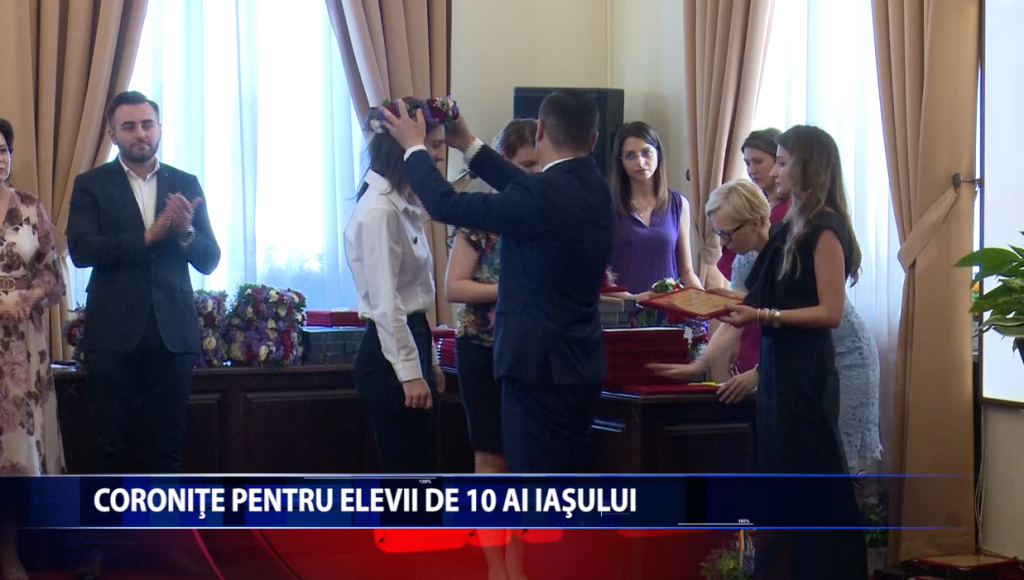 Coronite pentru elevii de 10 ai Iasului