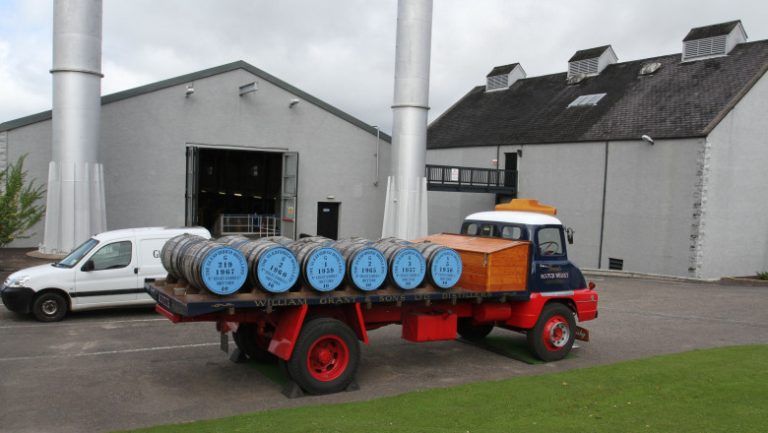 Camioane „verzi” care merg cu biogaz din whisky