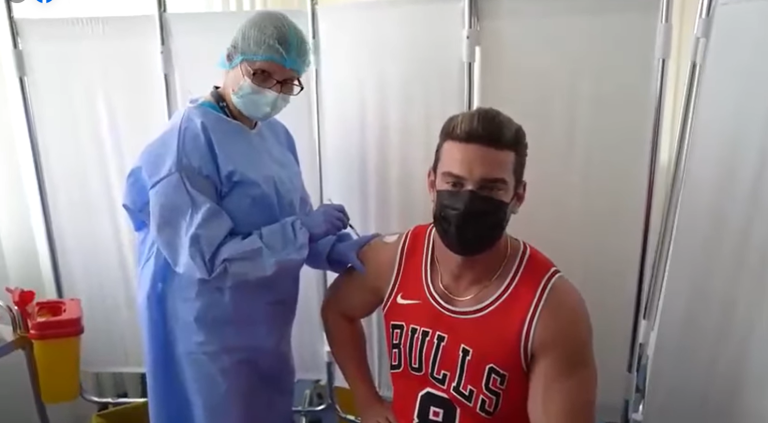VIDEO ,,HÂTZ! Dorian Popa s-a vaccinat!”