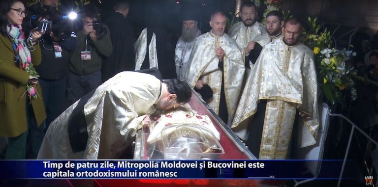 Timp de patru zile, Mitropolia Moldovei si Bucovinei este capitala ortodoxismului romanesc