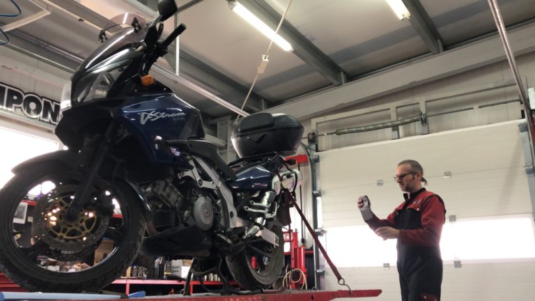 VIDEO. O aplicație auto care trebuia să poarte denumirea COVID, nevoită să-și schimbe numele