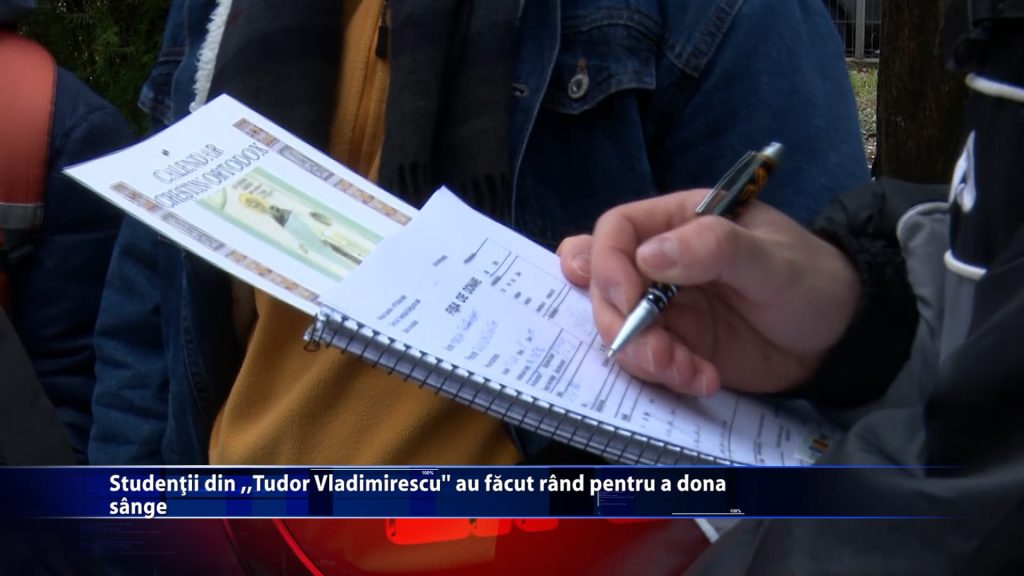 Studentii din ,,Tudor Vladimirescu” au facut rand pentru a dona sange