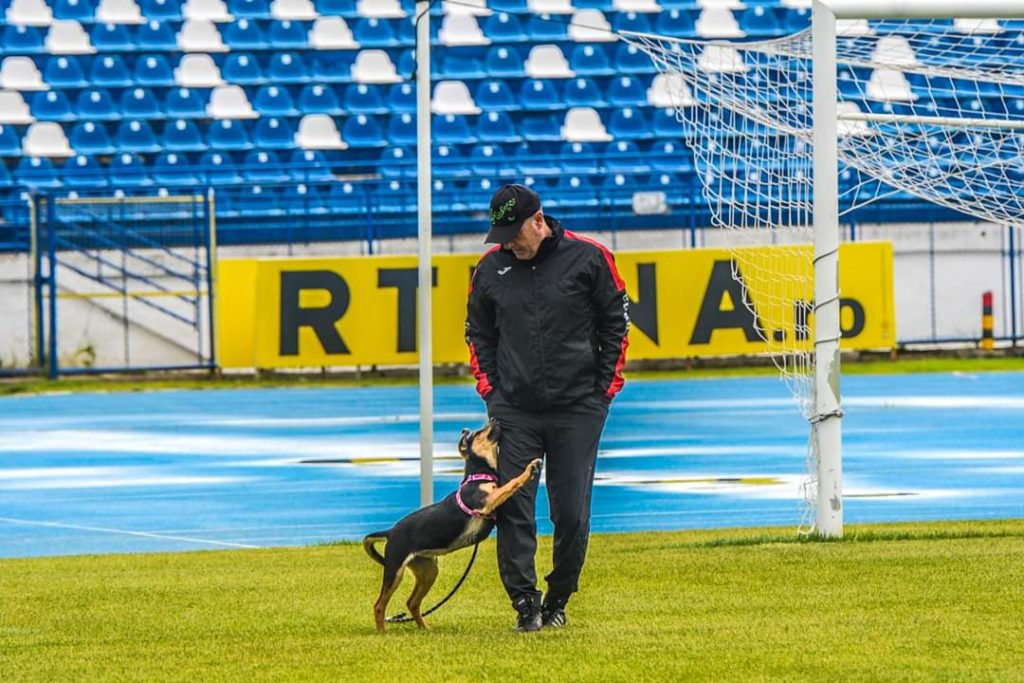 Mircea Rednic a oferit imaginea zilei în fotbalul românesc. Publicul de pe Facebook „s-a topit”
