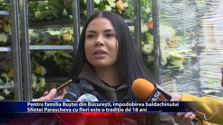 Pentru familia Buștei din București, împodobirea Sfintei Parascheva cu flori este o tradiție de 18 ani
