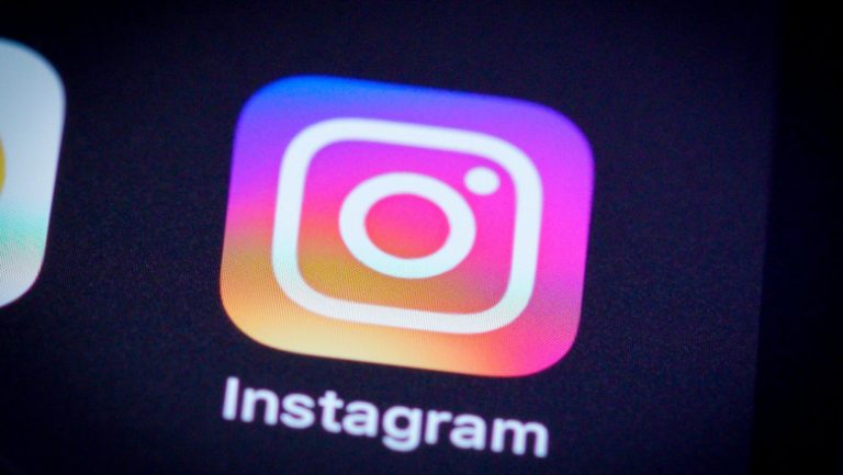 Un nou tip de fraudă pe Instagram. Cum identifici mesajele trimise de atacatori