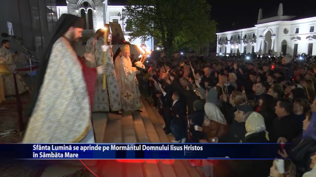 Sfanta Lumina se aprinde pe Mormantul Domnului Iisus Hristos in Sambata Mare
