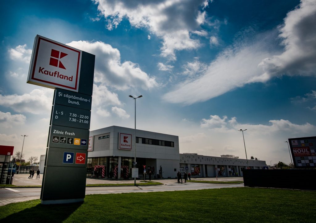 Kaufland România devine primul lanț de hipermarketuri care își certifică magazinele și depozitele pentru toate măsurile de prevenire a răspândirii Covid-19