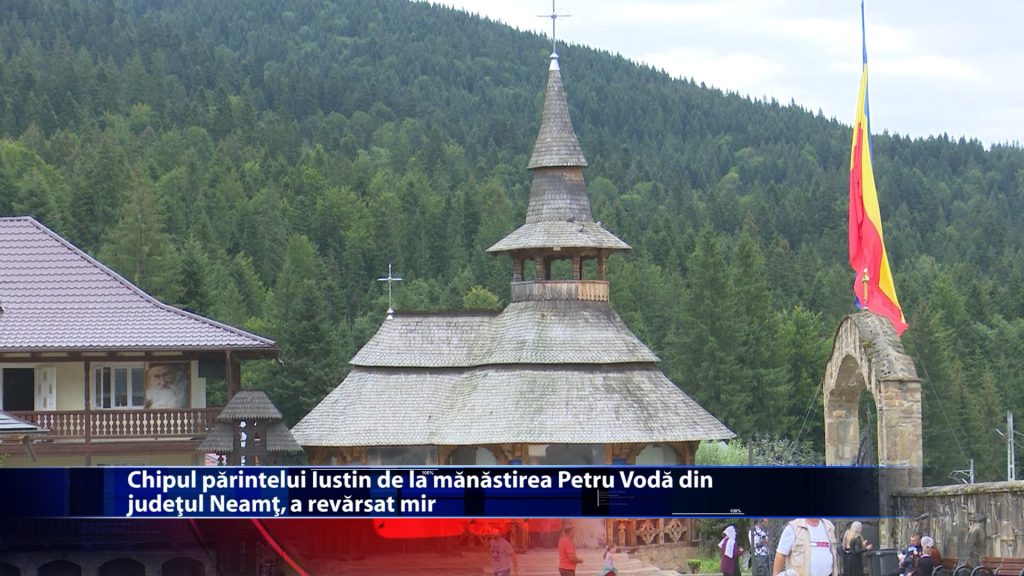 Chipul părintelui Iustin de la Mânătirea Petru Voda din județul Neamț, a revărsat mir
