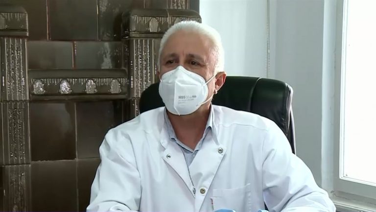Sătenii din Osoi, convinși de medicul sirian să se vaccineze anti-COVID