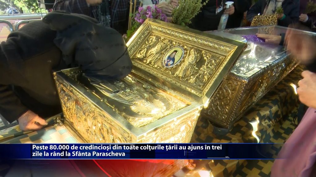 Peste 80.000 de credinciosi din toate colturile tarii au ajuns in trei zile la Sfanta Parascheva