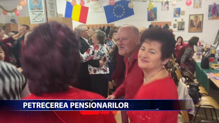 CRACIUN PETRECUT LA CLUBUL PENSIONARILOR