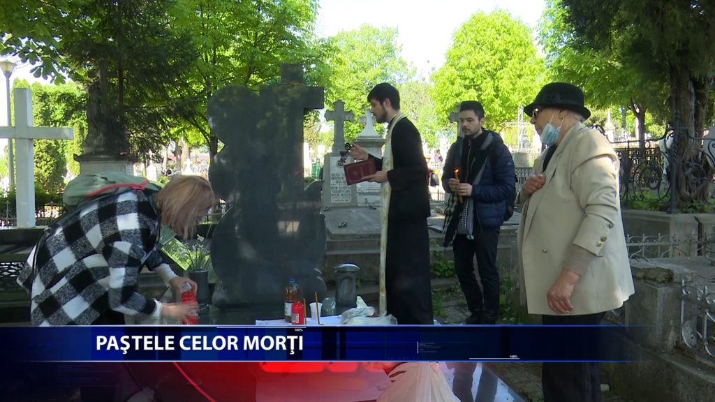 De Pastele Blajinilor crestinii ortodocsi au venit la cimitir sa-si pomeneasca rudele trecute in nefiinta