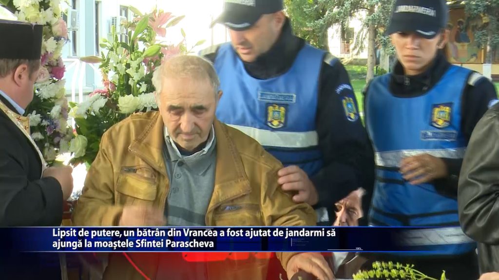 Lipsit de putere, un batran din Vrancea a fost ajutat de jandarmi sa ajunga la moastele Sfintei Parascheva