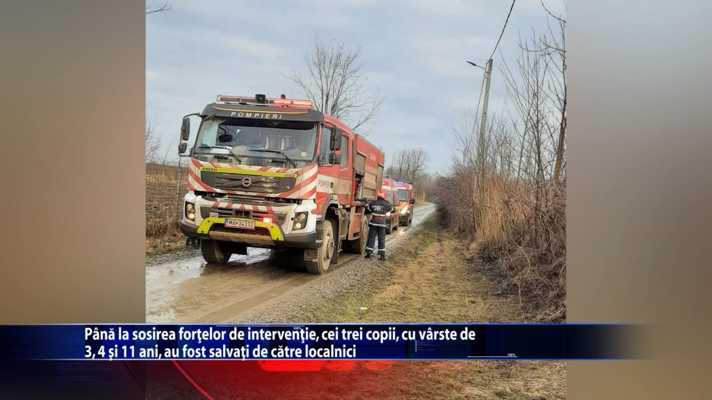 Pana la sosirea fortelor de interventie, cei trei copii, cu varste de 3, 4 si 11 ani, au fost salvati de catre localnici