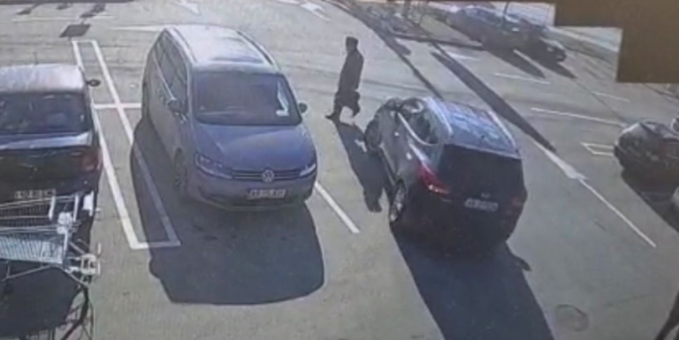 ȘOCANT! Un bărbat de 81 de ani a fost călcat de o mașină în parcarea unui supermarket din Alba Iulia