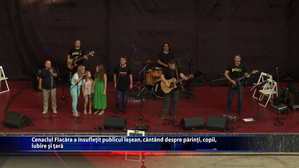 Cenaclul Flacara a insufletit publicul iesean, cantant despre parinti, copii, iubire si tara
