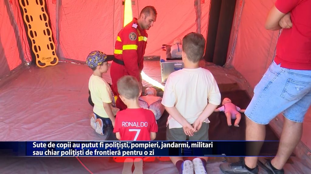 Sute de copii au putut fi politisti, pompieri, jandarmi, militari sau chiar politisti de frontiera pentru o zi