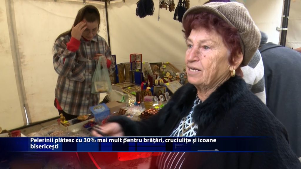 Pelerinii platesc cu 30% mai mult acesta pentru bratari, cruciulite si icoane bisericesti