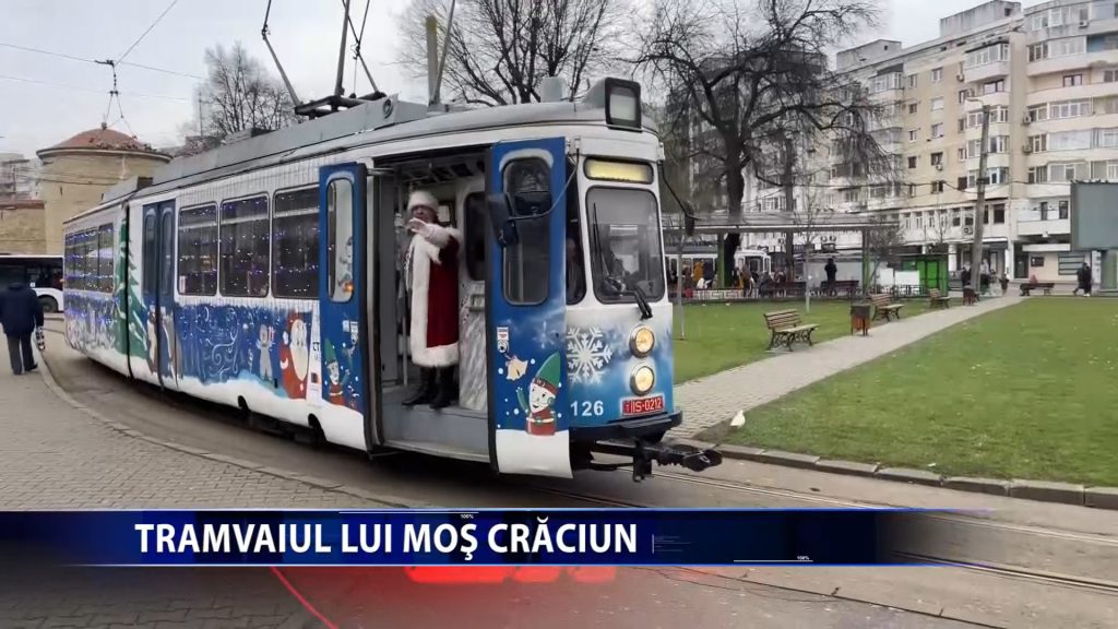 MOS CRACIUN A AJUNS CU TRAMVAIUL LA IASI