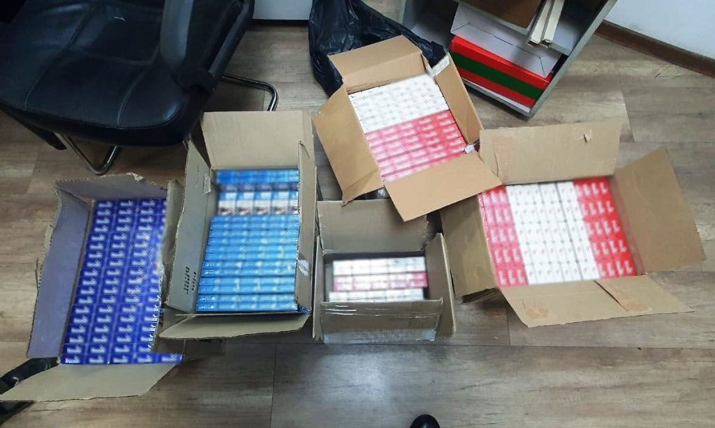 Condamnat la opt ani de închisoare pentru deținerea unei fabrici clandestine de țigări