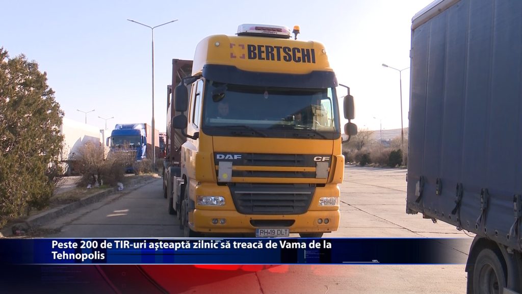 Peste 200 de TIR-uri asteapta zilnic sa treaca de Vama de la Tehnopolis