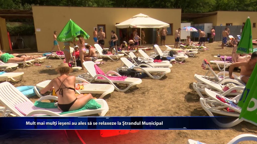 Mult mai multi ieseni au ales sa se relaxeze la Strandul Municipal dupa ce au fost realizate lucrari de curatenie