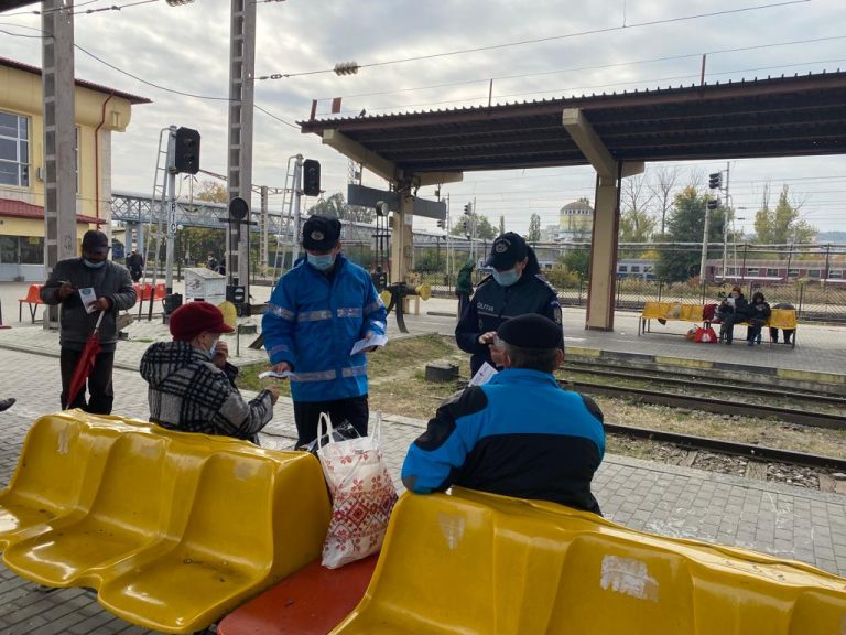 POLIȚIȘTII DE LA TRANSPORTURI TRANSMIT RECOMANDĂRI PREVENTIVE PELERINILOR