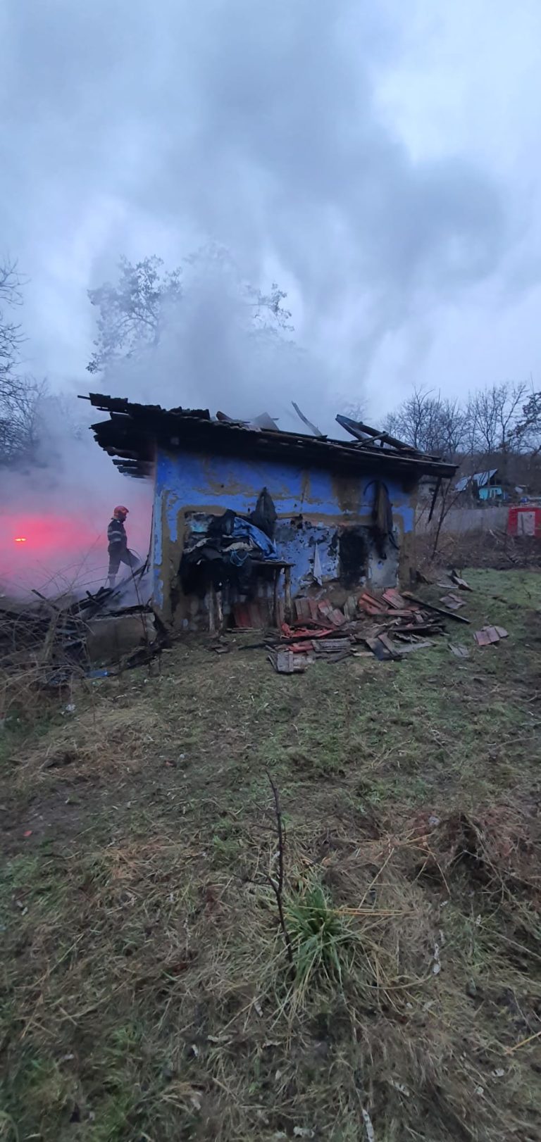 O casă a fost făcută scrum la Răducăneni din cauza coșului de fum