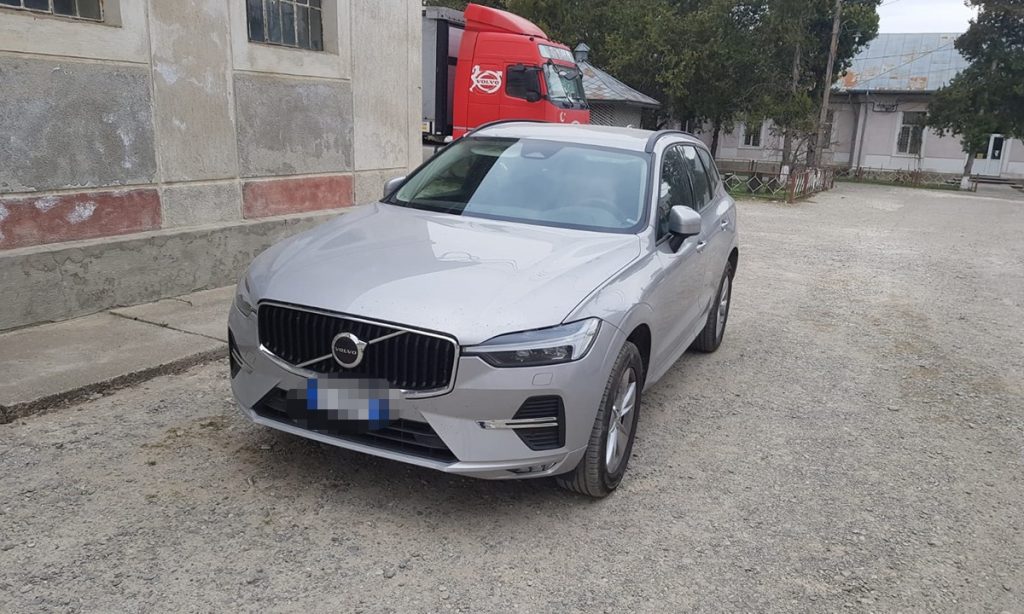 VIDEO! Mașină ce figura furată, în valoare de peste 50.000 de euro, depistată la Botoşani