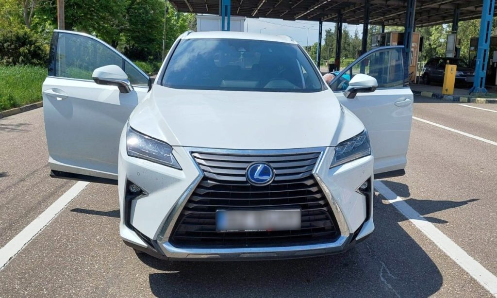 VIDEO! Autoturism de mii de euro furat din Italia, oprit din drumul către Republica Moldova