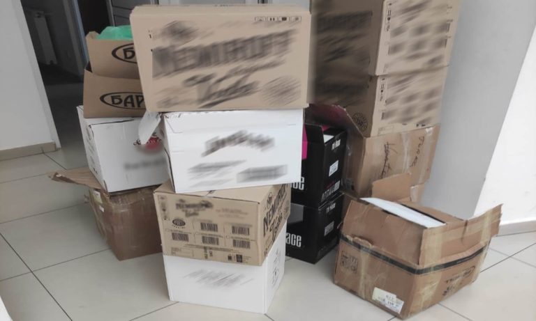 Peste 250 de litri de alcool şi 3400 de ţigarete găsite la vamă