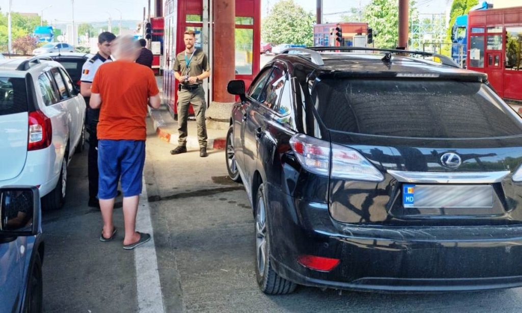 Permis ucrainean fals descoperit de poliţiştii de frontieră ieşeni