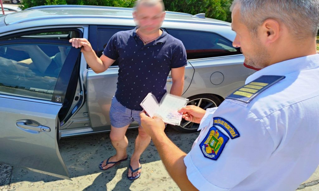 A plătit sute de euro pentru un permis de conducere fals