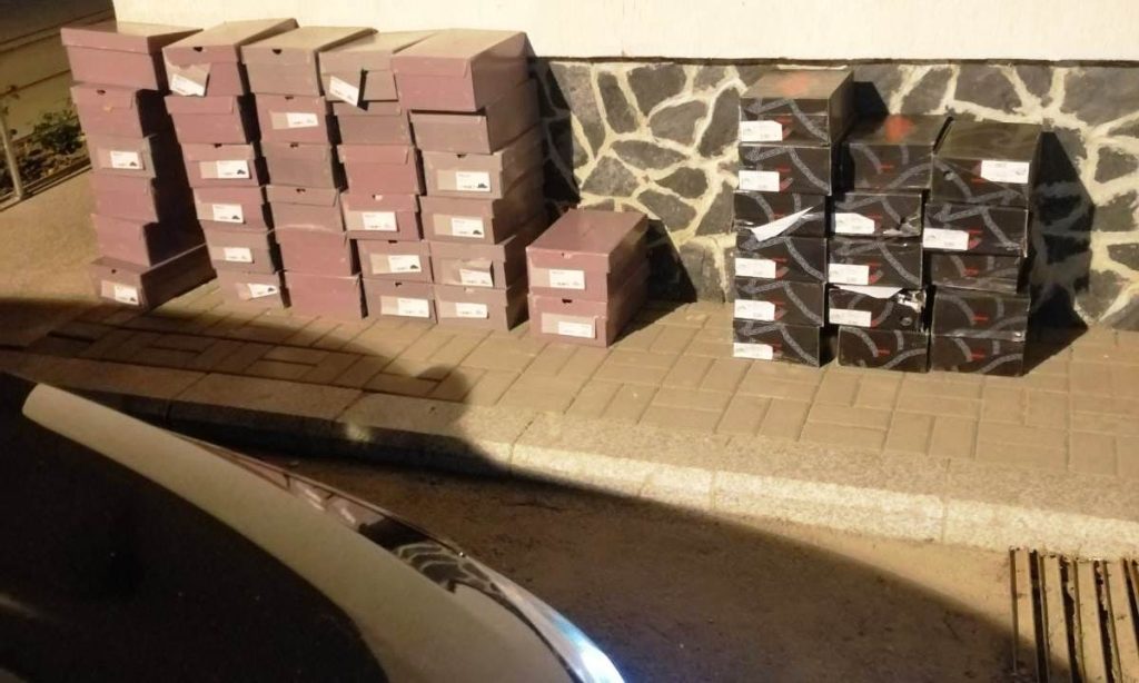 Încălțăminte susceptibilă a fi contrafăcută, confiscată la frontieră