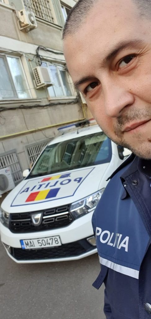 FETIȚĂ SALVATĂ DE UN POLIȚIST IEȘEAN!