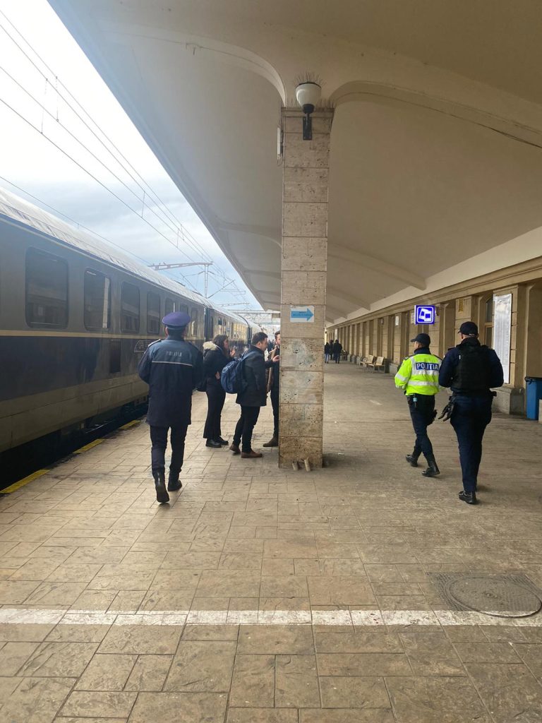 TU ȘTII CUM SĂ EVIȚI SĂ DEVII VICTIMA UNUI HOȚ DIN GENȚI SAU BUZUNARE?