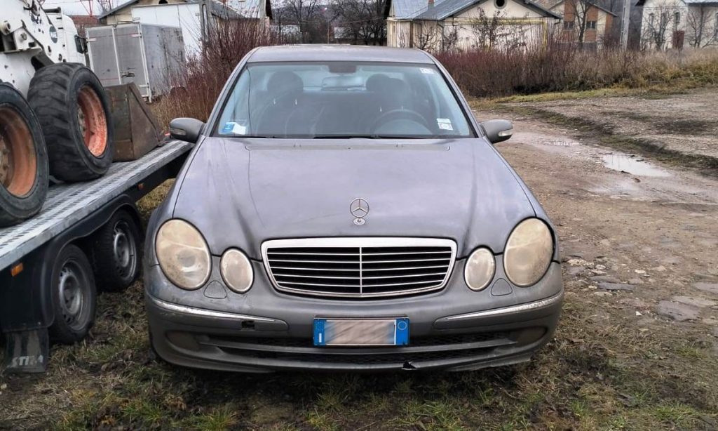 FOTO! Autoturism căutat de autoritățile din Italia, descoperit la Albița