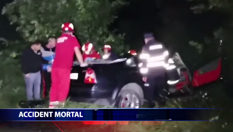 Un bărbat de 33 de ani a murit după ce a intrat cu mașina într-un TIR. Rula cu 140 km/h