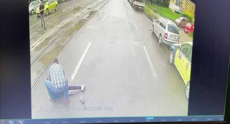 Tânăra de 15 ani lovită de autobuz este în comă la Spitalul de Neurochirurgie