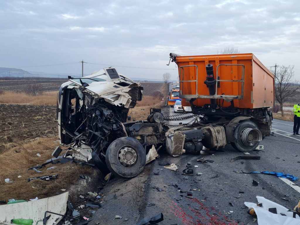 VIDEO! Accident grav la Sârca: 7 persoane au murit. Iată cine este presupusul vinovat