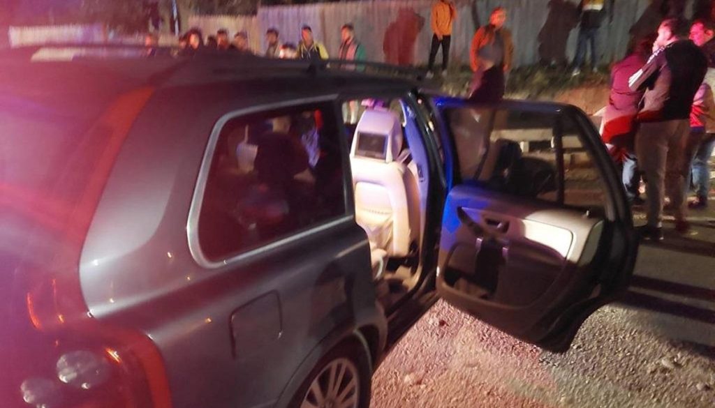 Un bărbat de 60 de ani a murit, după ce a intrat cu maşina într-un cap de pod, în Bacău. Alte patru persoane au scăpat nevătămate